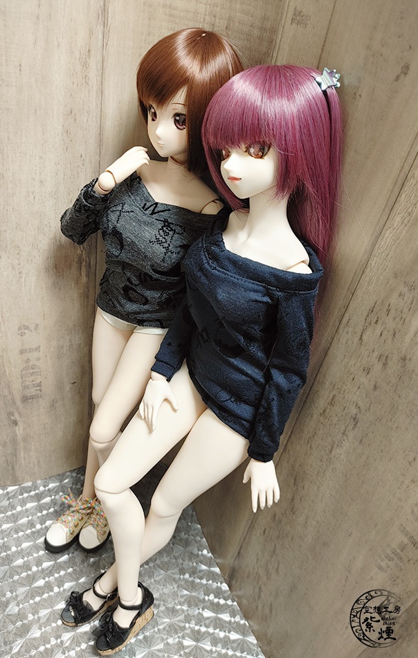 Smart Doll オフショルダー英字フロッキーカットソーワンピース コクーンシルエット