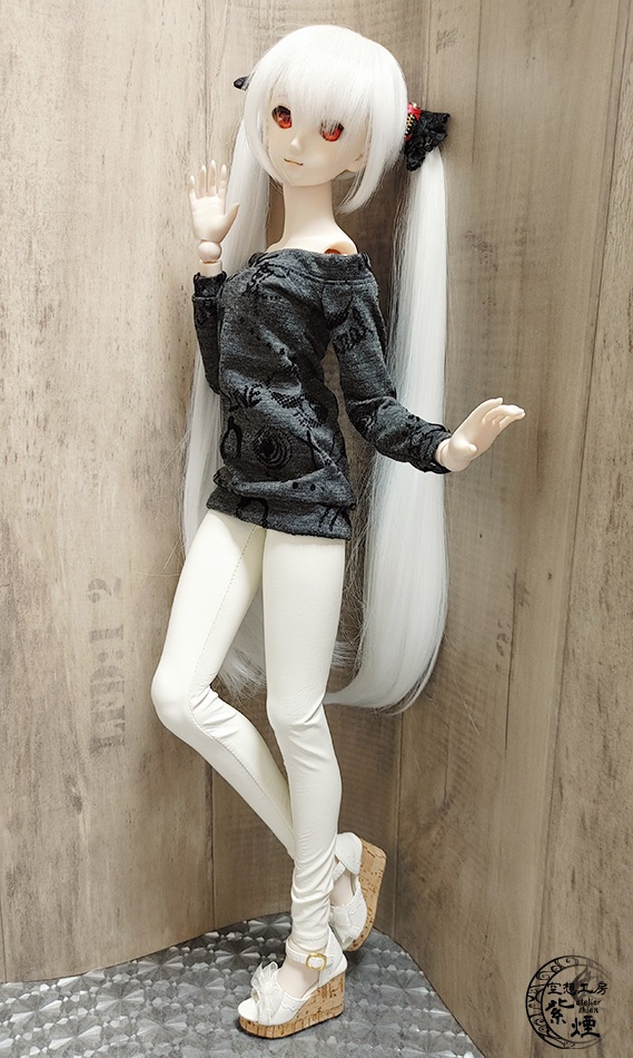 Smart Doll オフショルダー英字フロッキーカットソーワンピース コクーンシルエット