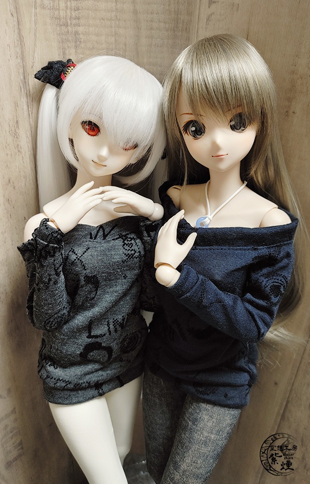 Smart Doll オフショルダー英字フロッキーカットソーワンピース コクーンシルエット