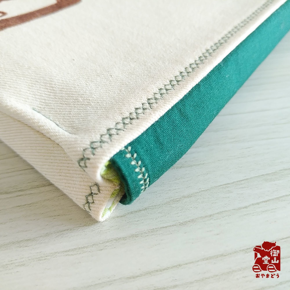 【マステ付き】猫ポーチ わさからもみじの手描きおしりポーチ わさび色(緑) フタ付きマチありタイプ