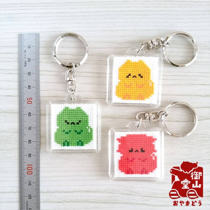 わさからもみじ ぽってりおすわり姿の刺繍キーホルダー(3個セット)