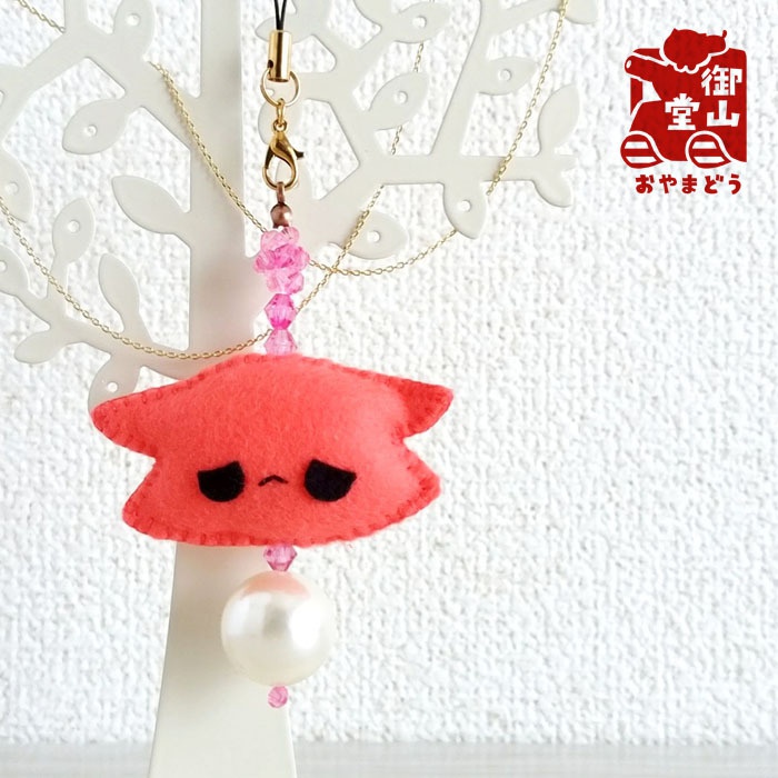 おっきなパールとフェルトのストラップ もみじ