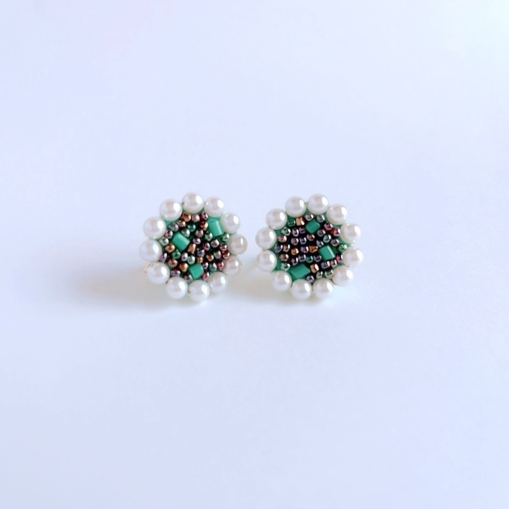 パールとビーズのまんまるレトロイヤリング◎