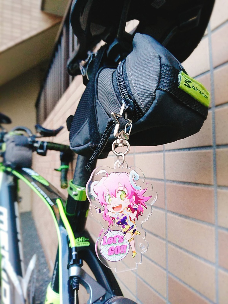 メリダ 台座付きアクリルキーホルダー