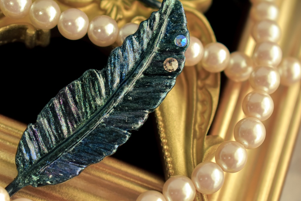 ブローチ(羽根)