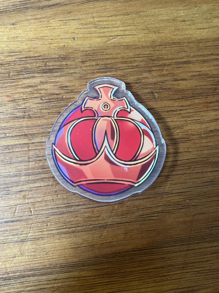 セイガ王冠アクリルブローチ