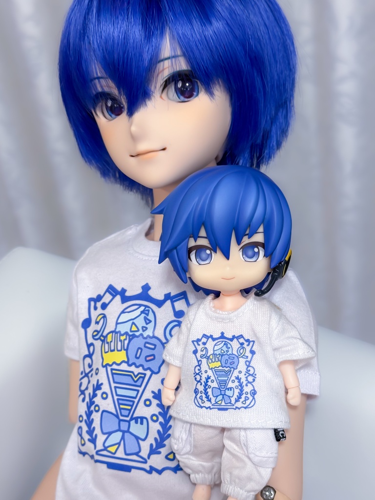 KAITO 20周年記念グッズ 1/3 & 1/12 & 人間用のシャツ