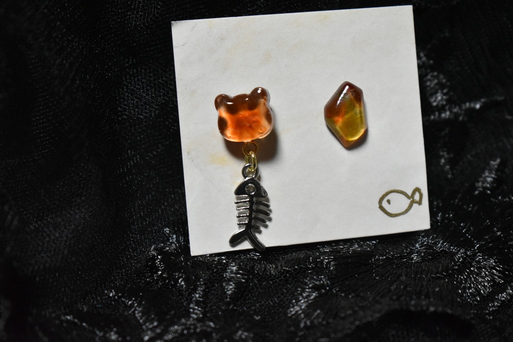 ピアス　クマ　オレンジ
