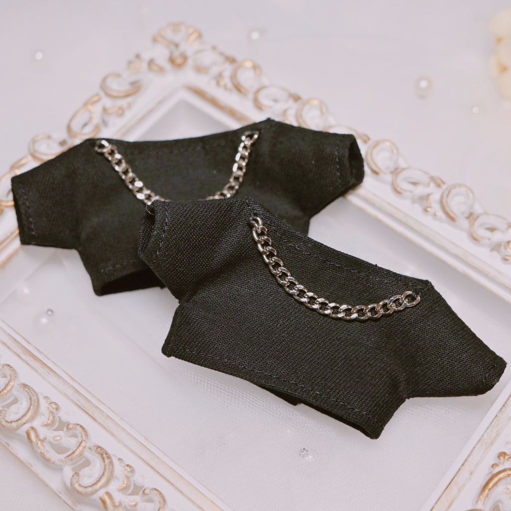 チェーン付きトップス