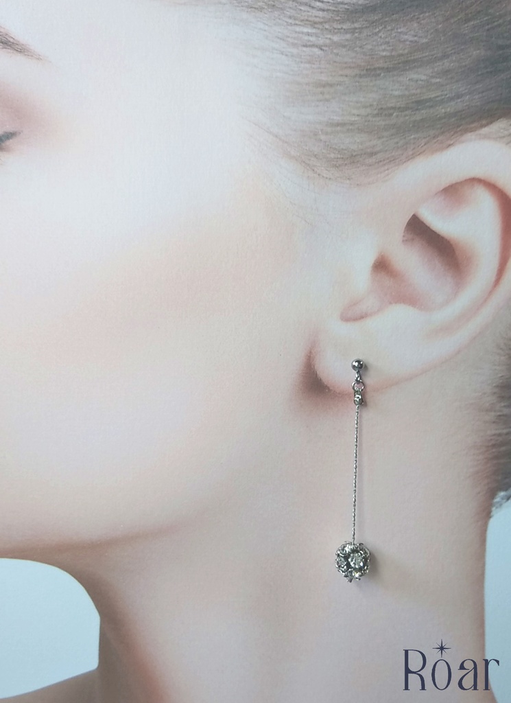 きらめくロンデルのクールピアス