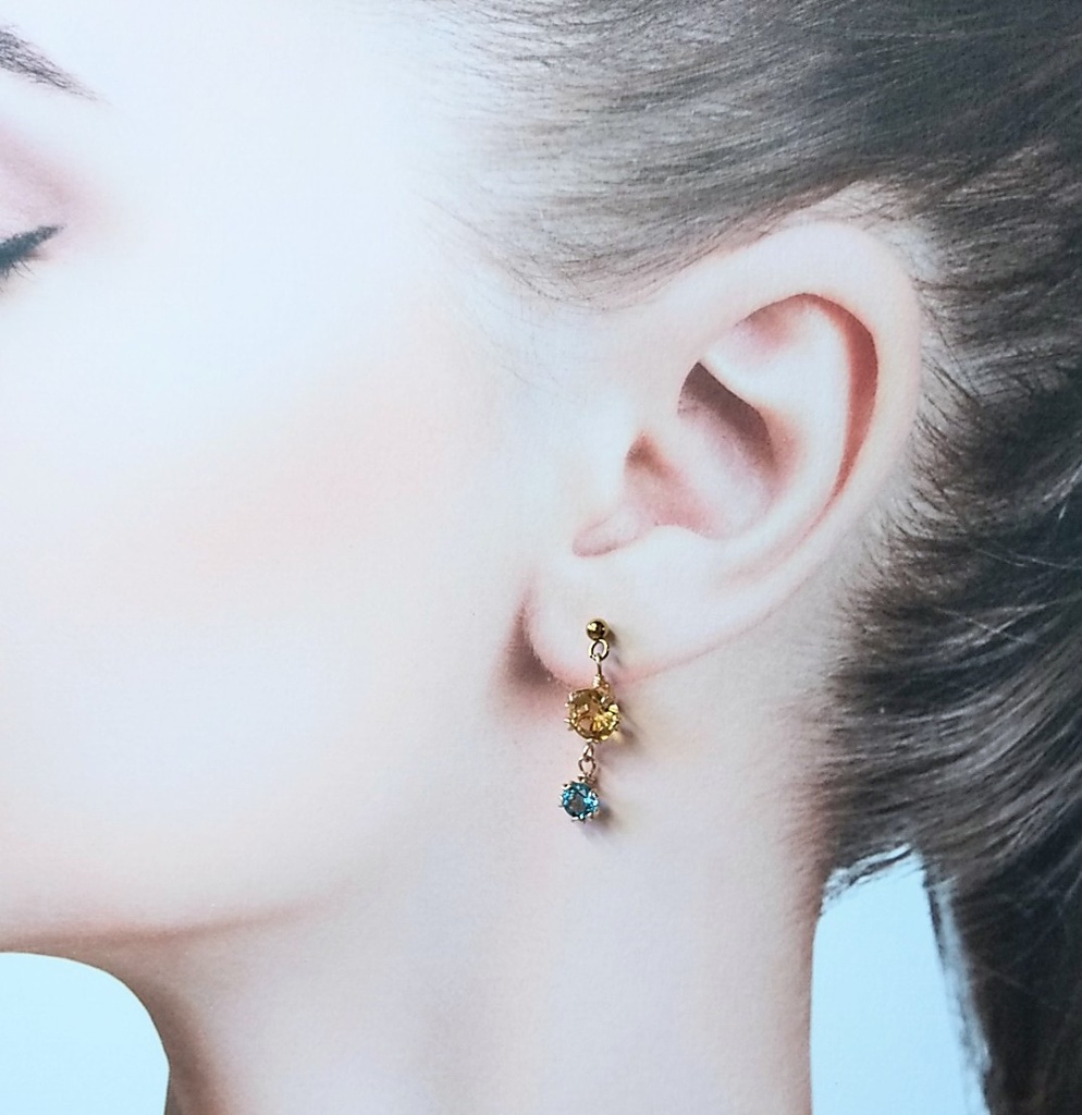 シトリンとブルートパーズのゆらゆらピアス