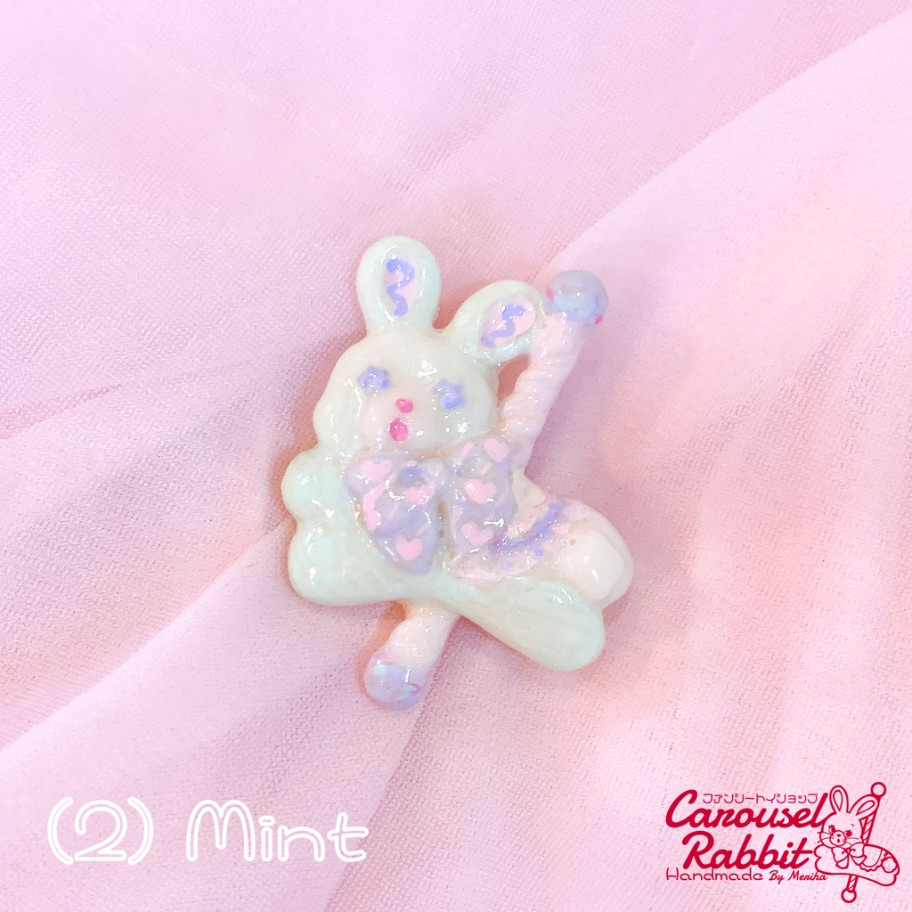 Merry Bunnyブローチ