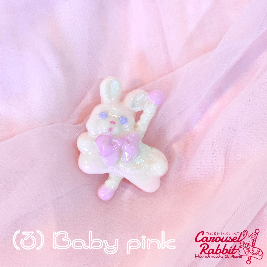 Merry Bunnyブローチ