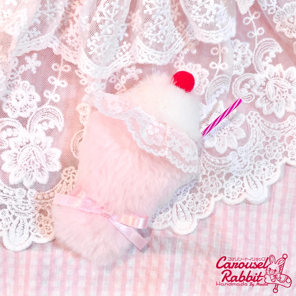 ストロベリーミルクシェイク♡ブローチ
