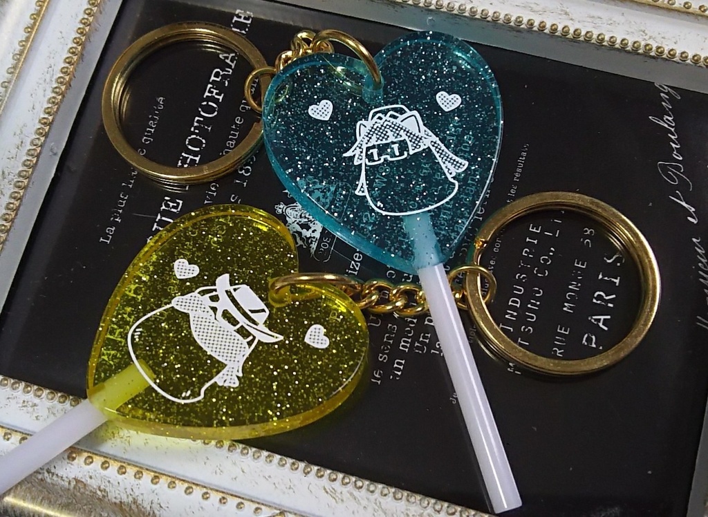 言い張る白サリキャンディキーホルダーセット