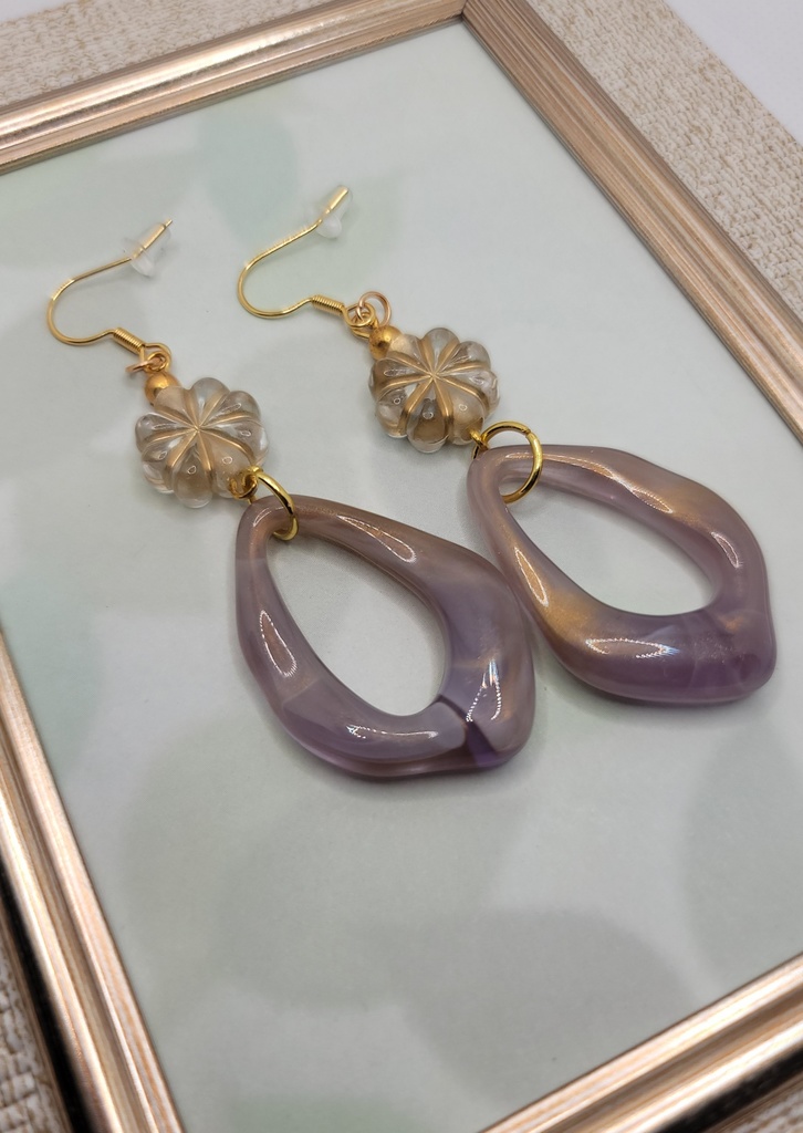 【送料込】ラベンダーカラーのピアス