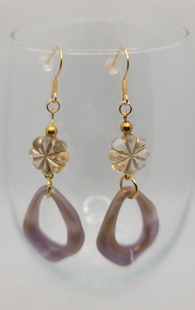 【送料込】ラベンダーカラーのピアス