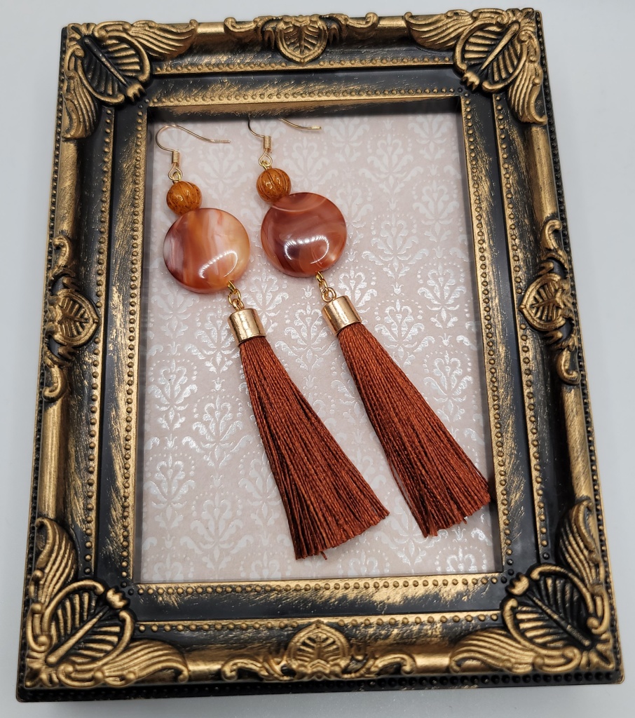 タッセルピアス