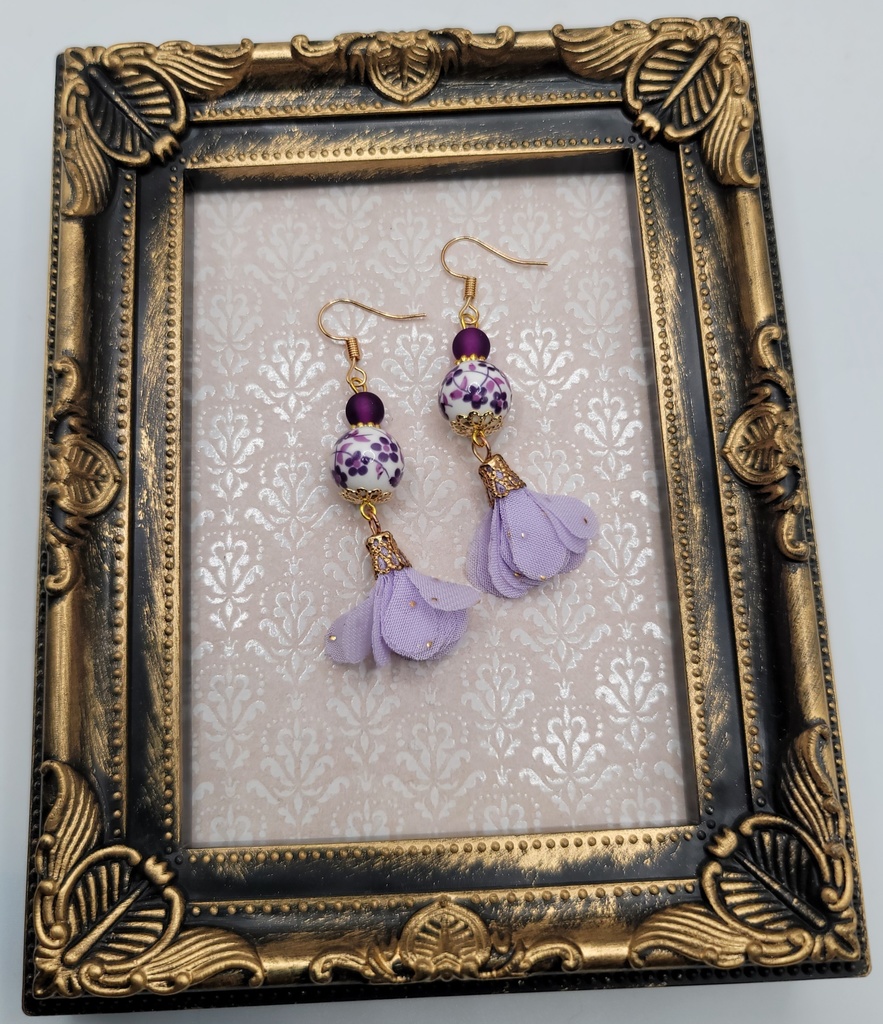 タッセルピアス