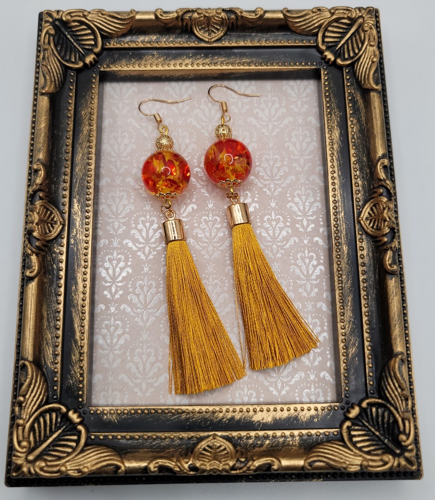 タッセルピアス