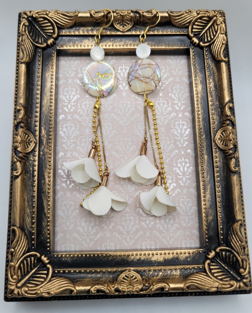 タッセルピアス