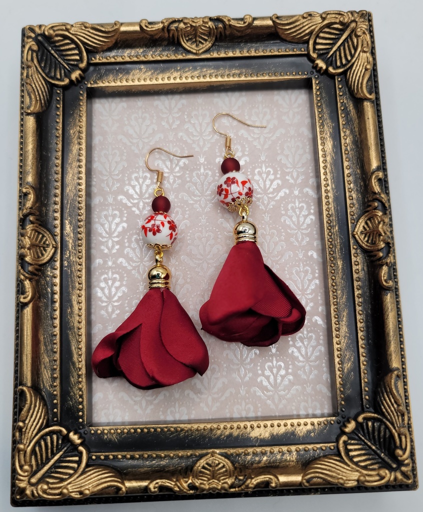 タッセルピアス