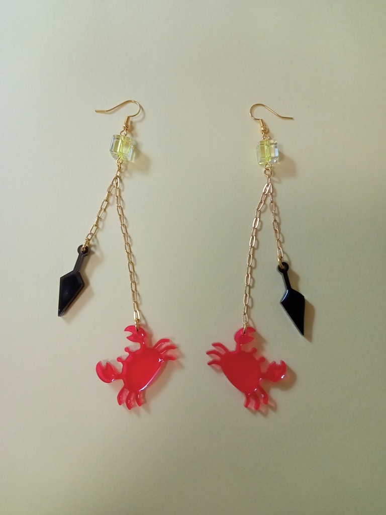 ピアス（カニ＆クナイ）（赤、ゴールド）