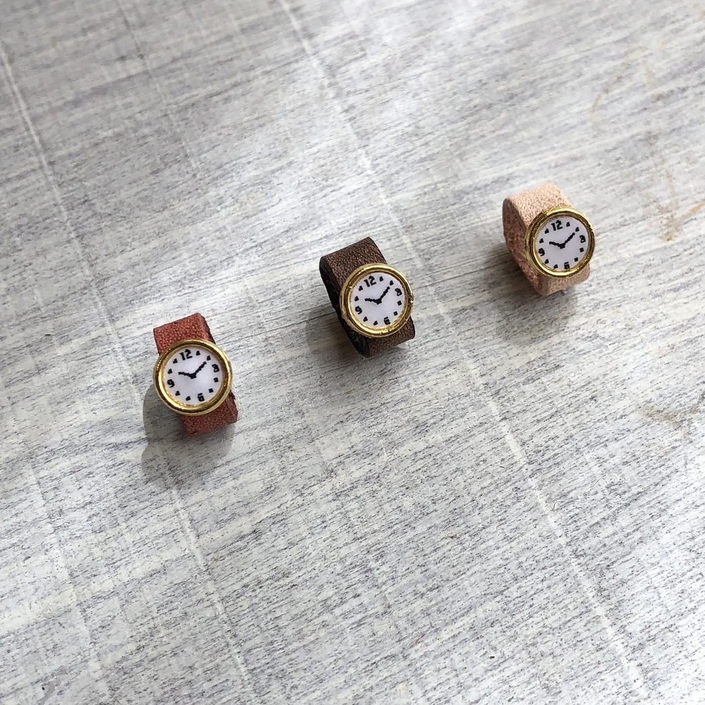 革の腕時計 オビツ11 文字盤ー数字