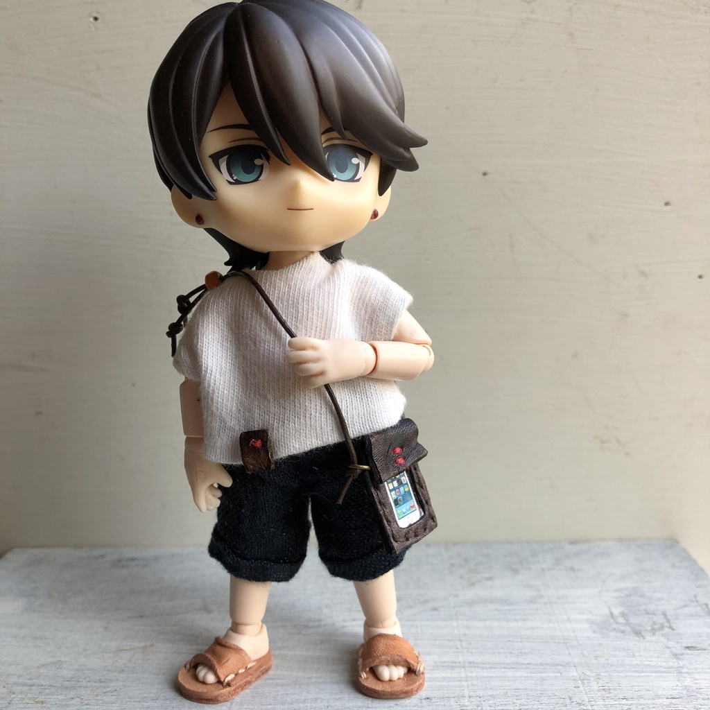 革のネックポーチ⭐︎スマホ入ってますオビツ11