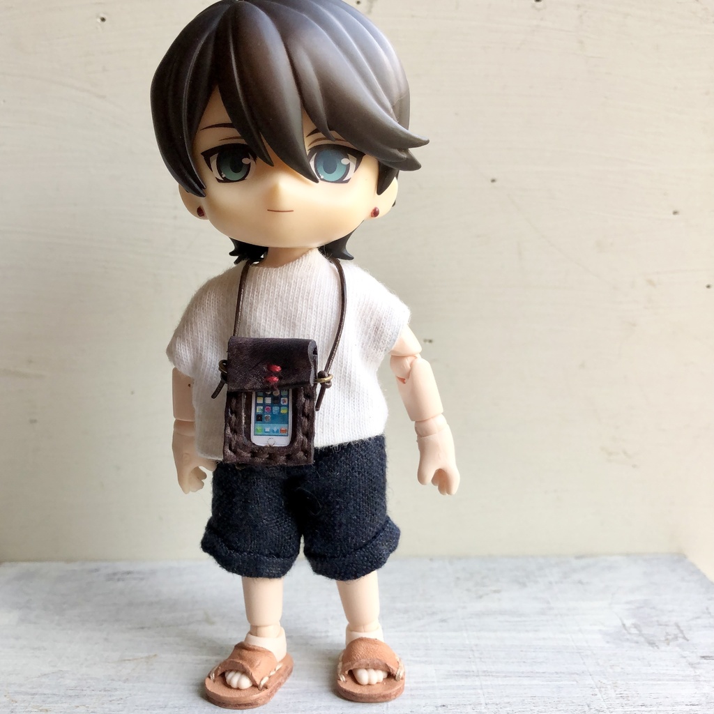 革のネックポーチ⭐︎スマホ入ってますオビツ11