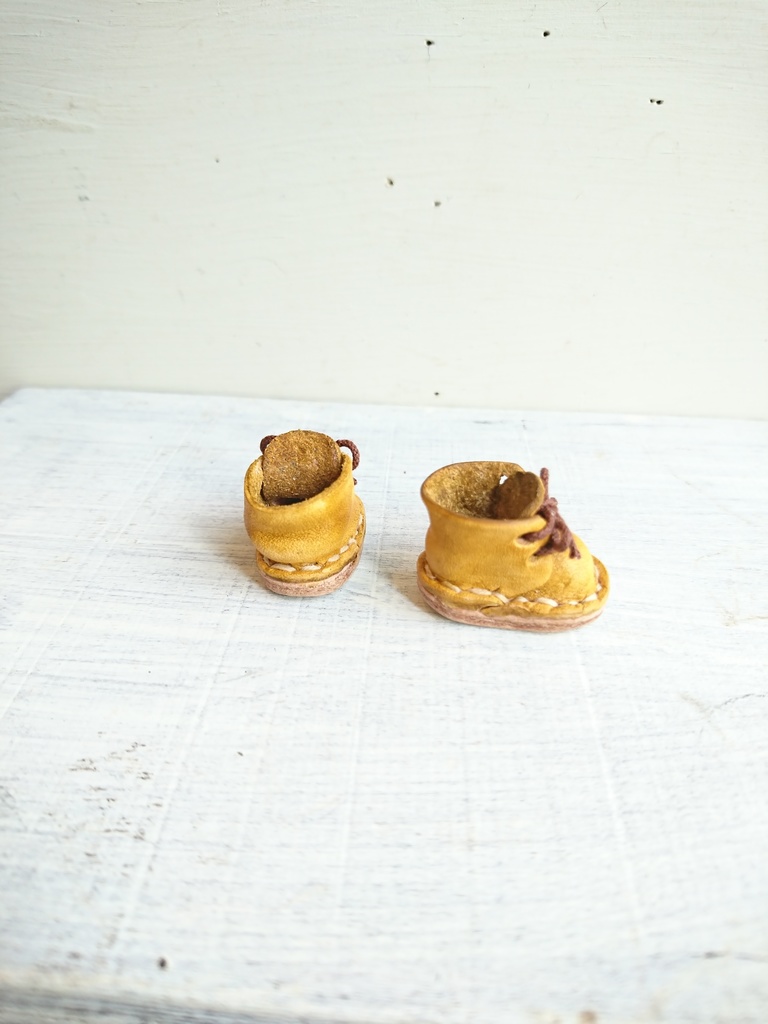 ハイジみたいな革のブーツ⭐︎オビツ11⭐︎ぬい