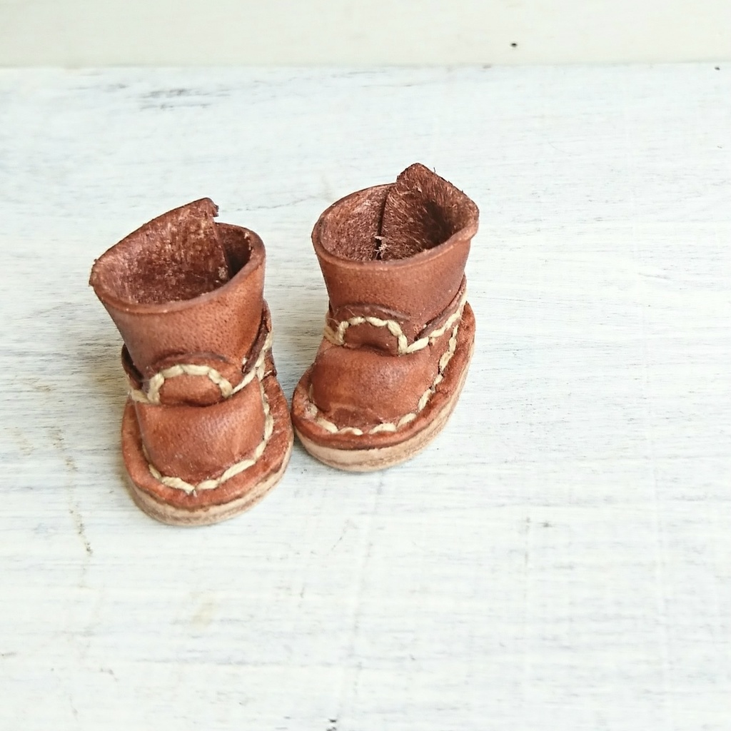 ピノキオみたいな革のブーツ⭐︎オビツ11⭐︎ぬい