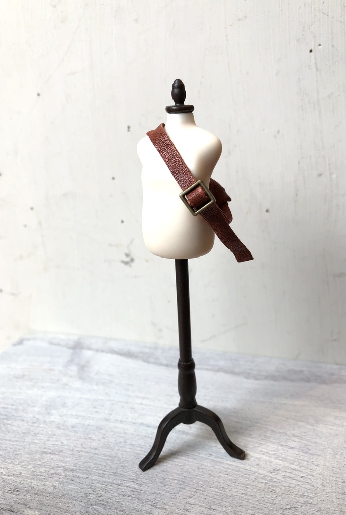 セツナさま⭐︎革のボディバッグ⭐︎1/12