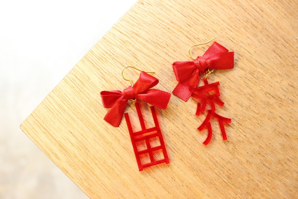 【9色から選べる名入れピアス/イヤリング】