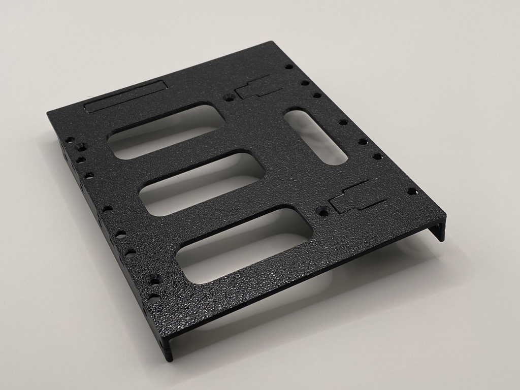 SATA → IDE変換アダプタ と 2.5インチSSD用 固定マウンタ・ブラケット 底面取付 材質PC(黒)