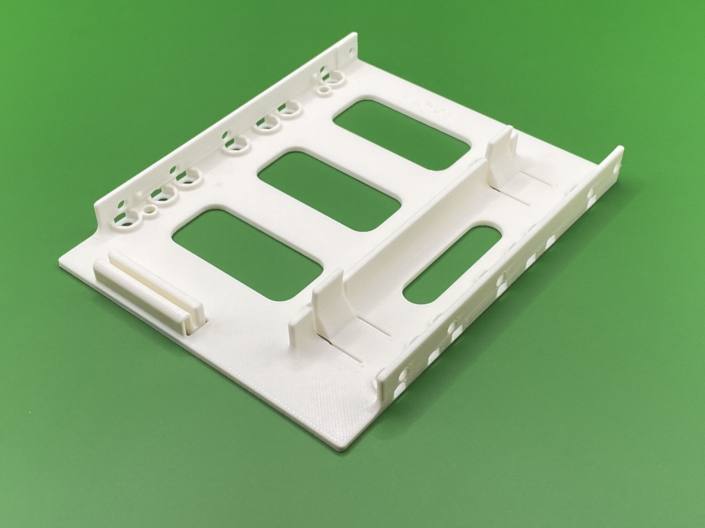 SATA → IDE変換アダプタ と 2.5インチSSD用 固定マウンタ・ブラケット 底面取付 材質ABS(白)