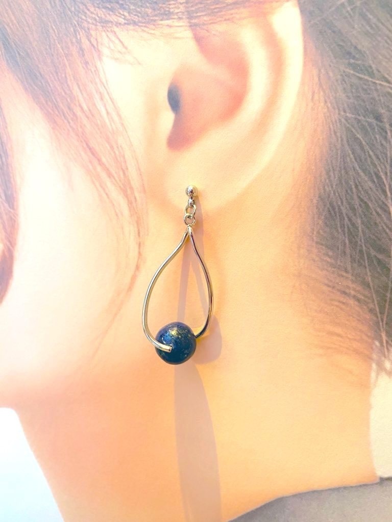 実りのひとつぶ石ピアス