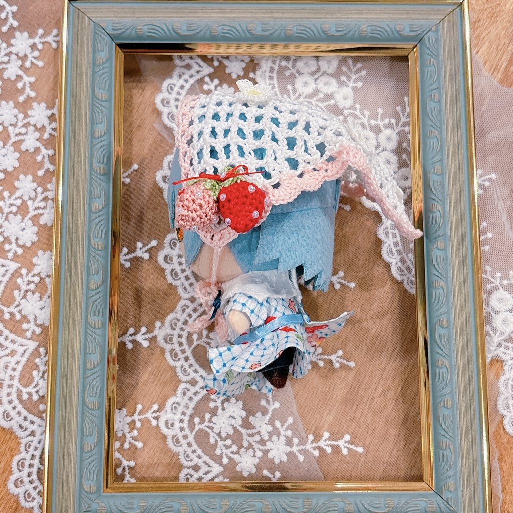 いちご畑のバブーシュカ