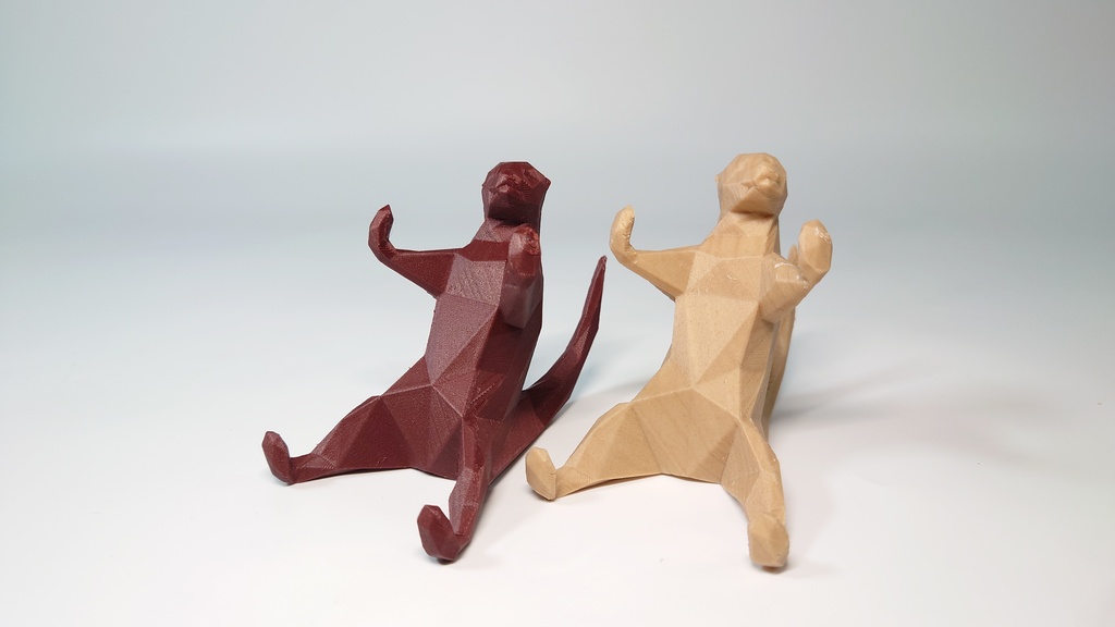 【木彫り風アニマル】カワウソ~スマホスタンド