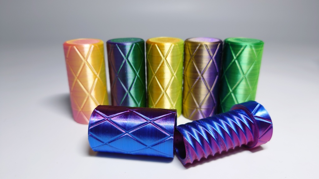 スルスル回るネジ