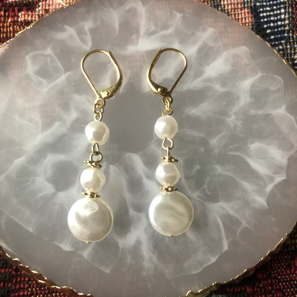 【シャイロックselect 花咲く森 純白の耳飾り】イメージピアス※イヤリングに変更可能