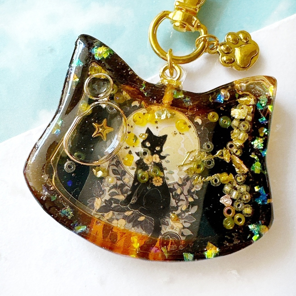 猫番号034 黒猫と秘密の夜庭 レジンアクセサリー シャカシャカキーホルダー シェイカーキーホルダー 猫型
