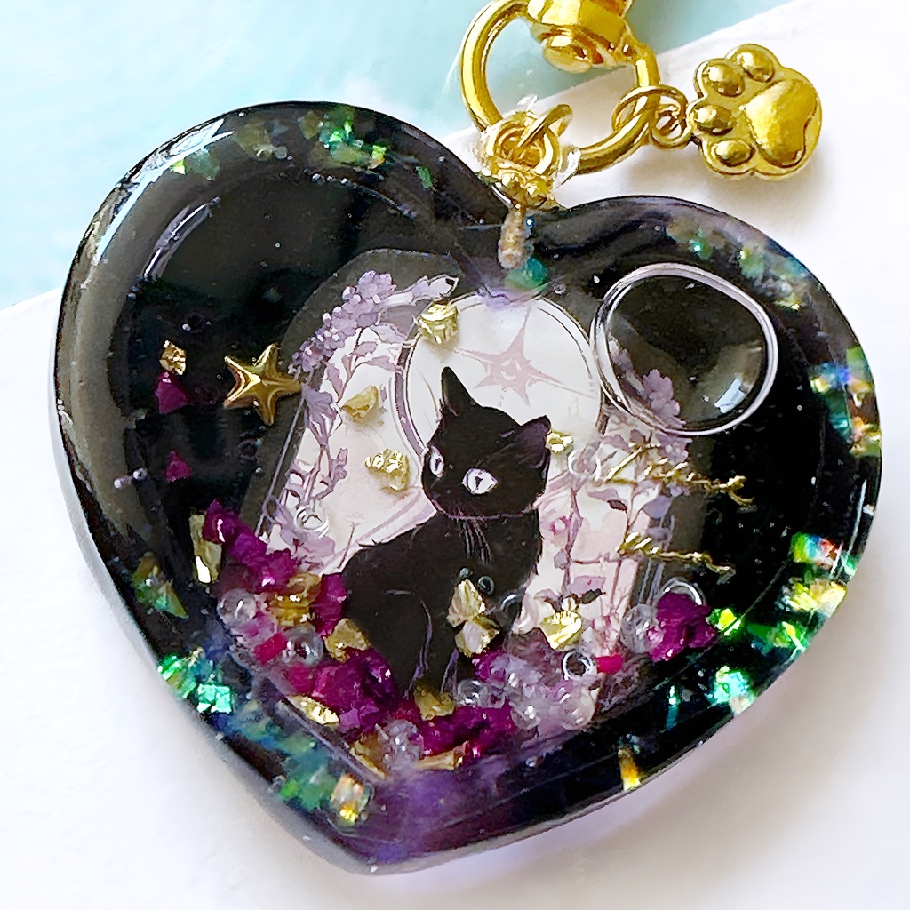 猫番号021 黒猫さんと秘密の夜庭 ハート型 肉球チャーム シャカシャカキーホルダー シェイカーキーホルダー