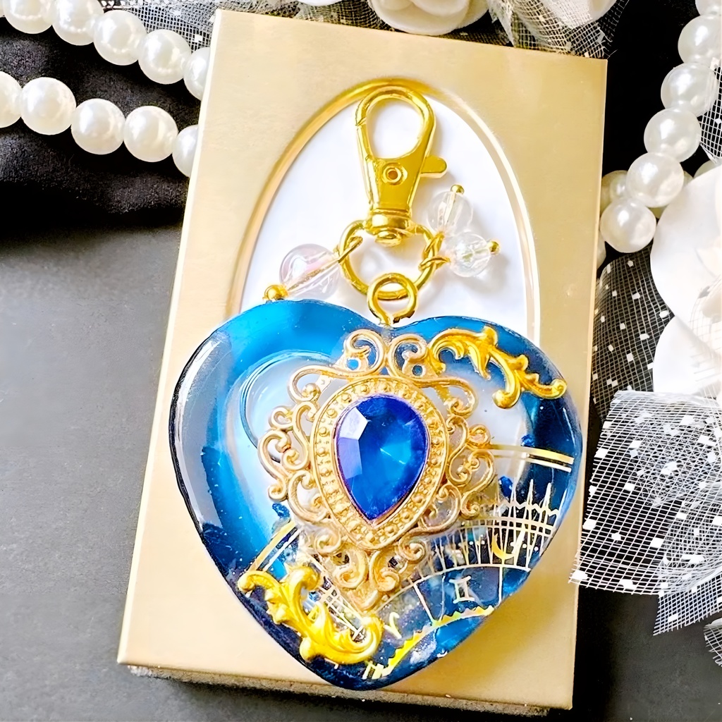 星を映し出す瑠璃の青 女神の舞踏会– Bal de Déesse – オイル入りシェイカー シャカシャカキーホルダー