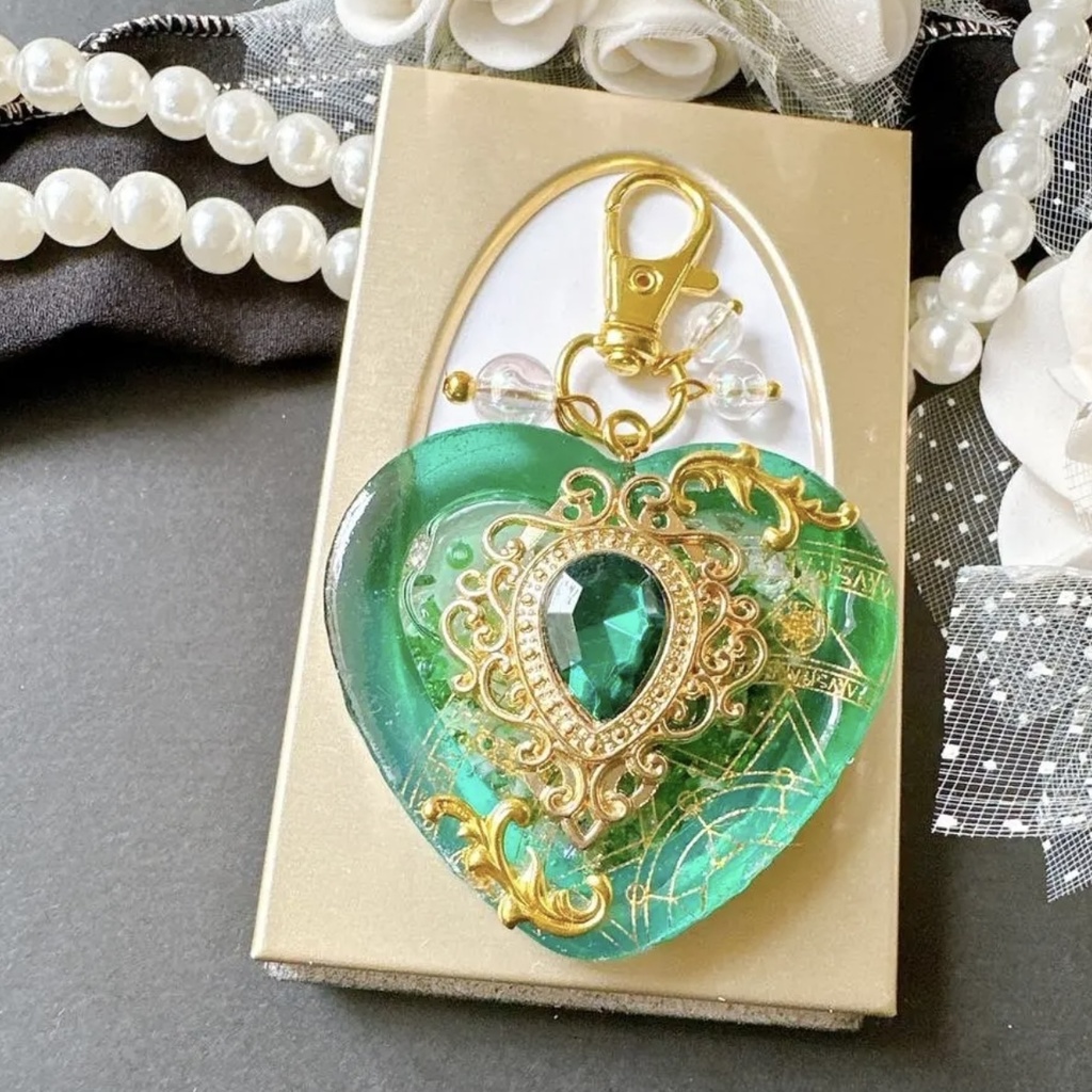 緑の女神バージョン 女神の舞踏会– Bal de Déesse – オイル入りシェイカー シャカシャカキーホルダー