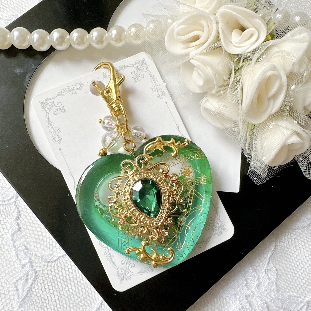 緑の女神バージョン 女神の舞踏会– Bal de Déesse – オイル入りシェイカー シャカシャカキーホルダー