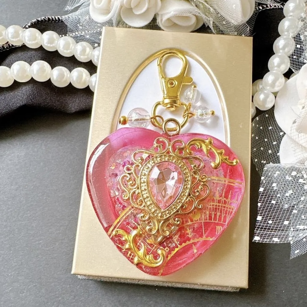 ピンクの女神バージョン 女神の舞踏会– Bal de Déesse – オイル入りシェイカー シャカシャカキーホルダー