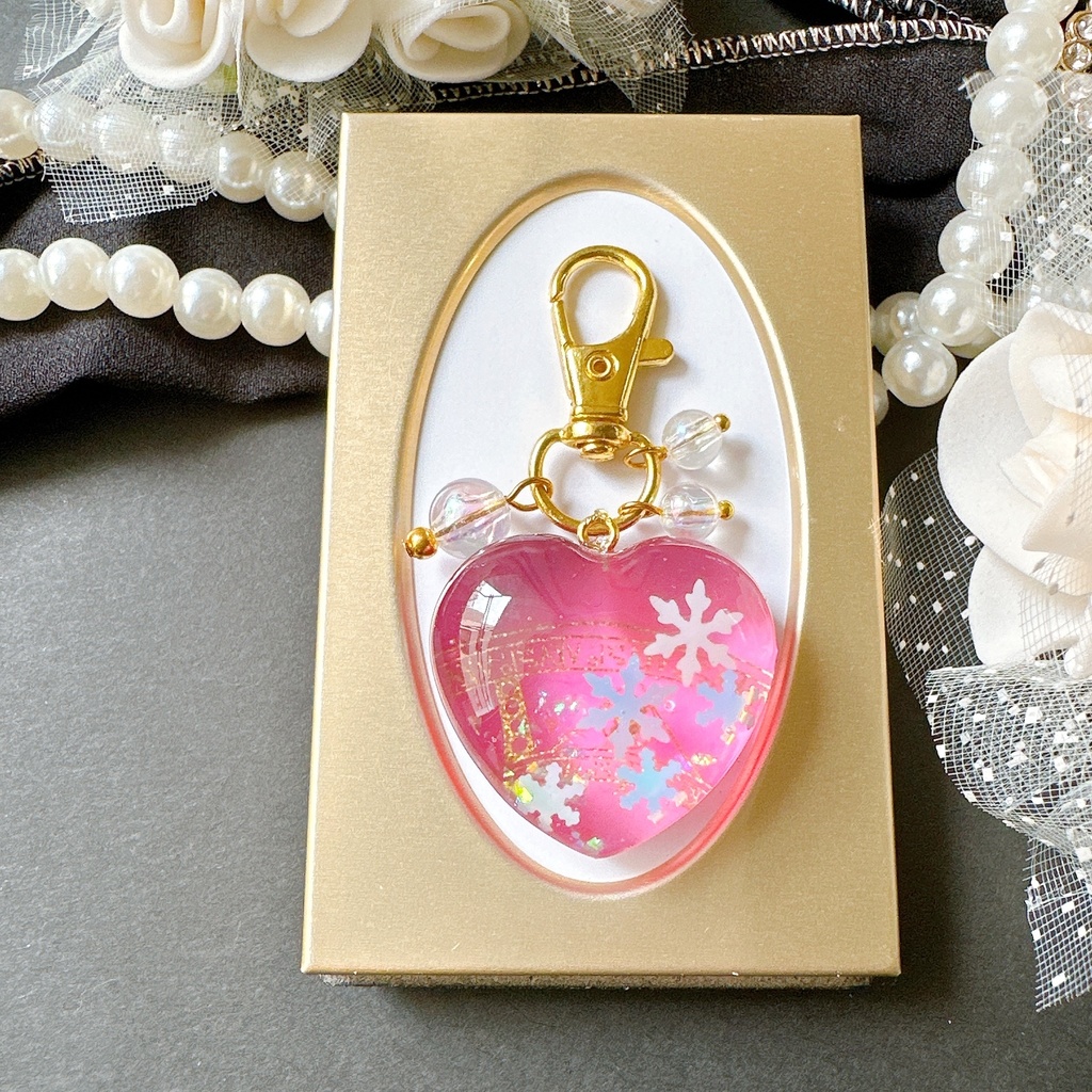 ピンク 雪の魔法 - La Magie Blanche- キラキラ ぷっくりハート レジンキーホルダー バックチャーム ネックレス