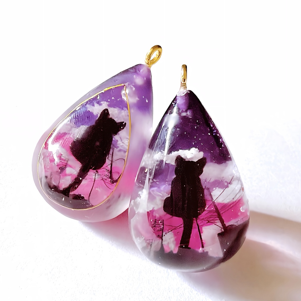 【 マジックアワーver.】小さな街の風景 ネコさん 雲レジン クリアしずく/小窓しずく ネックレス キーホルダー バックチャーム 受注制作 【2サイズ】