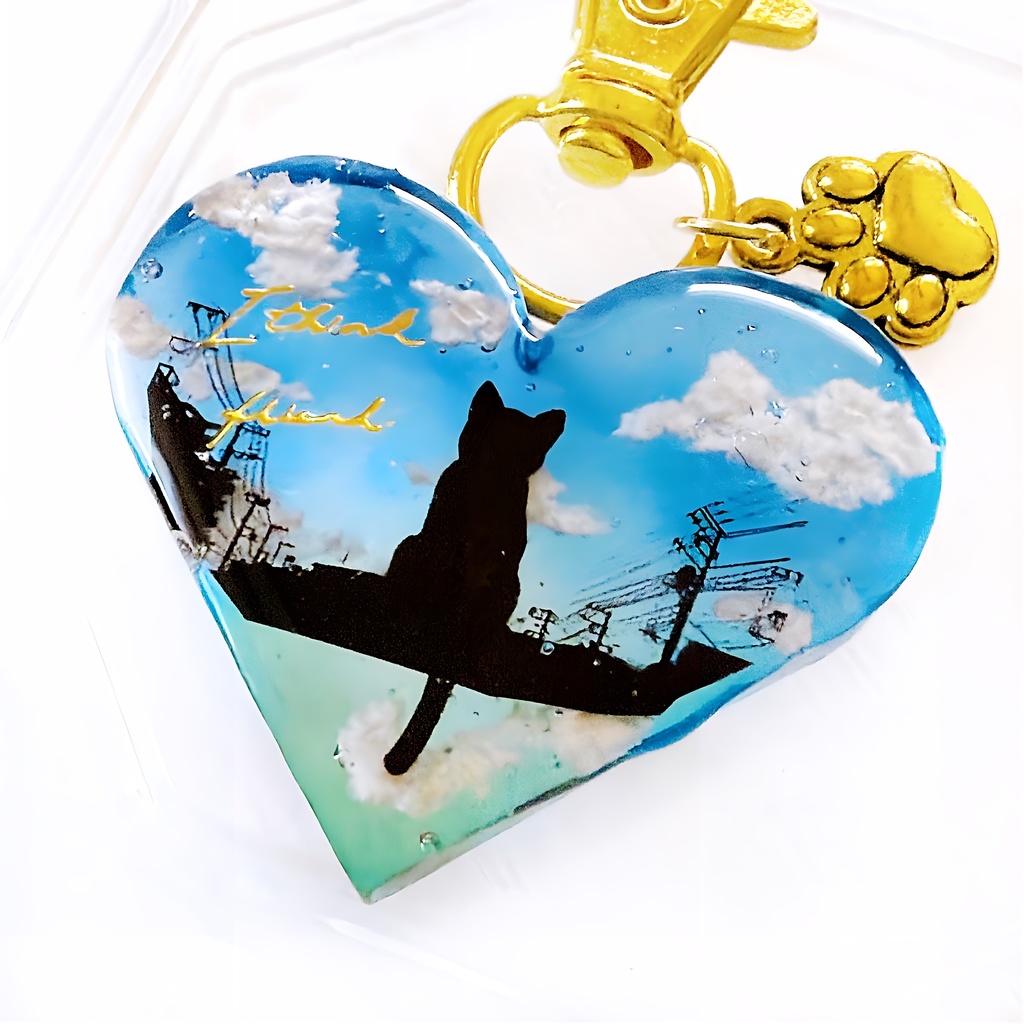 青空 小さな街の風景＆黒猫 雲レジン ハート ネックレス キーホルダー